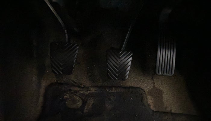 2022 KIA CARENS LUXURY PLUS 1.4 PETROL 7 STR, Petrol, Manual, 29,070 km, Pedals