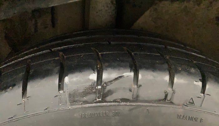 2022 KIA CARENS LUXURY PLUS 1.4 PETROL 7 STR, Petrol, Manual, 29,070 km, Right Rear Tyre Tread