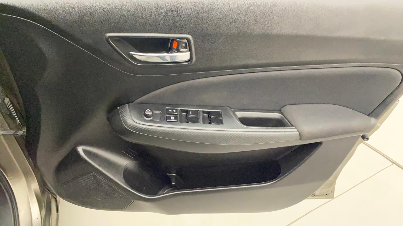 2022 Maruti Swift VXI, Petrol, Manual, 31,947 km, Driver Side Door Panels Control