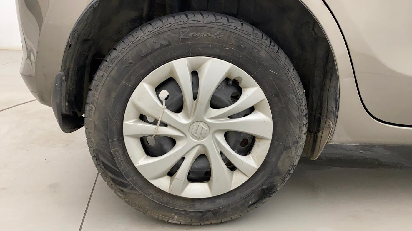 2022 Maruti Swift VXI, Petrol, Manual, 31,947 km, Right Rear Wheel