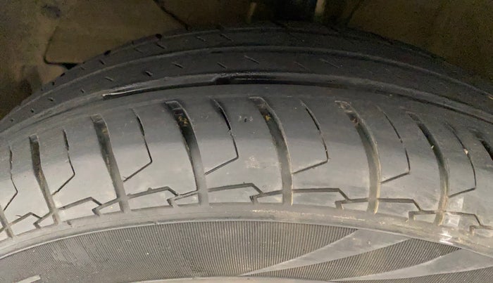 2022 Maruti Swift VXI, Petrol, Manual, 31,947 km, Left Front Tyre Tread