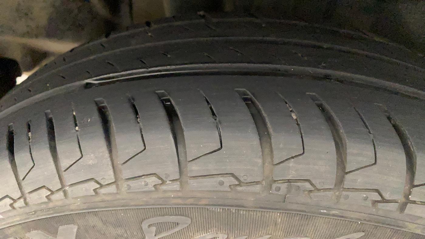 2022 Maruti Swift VXI, Petrol, Manual, 31,947 km, Right Rear Tyre Tread