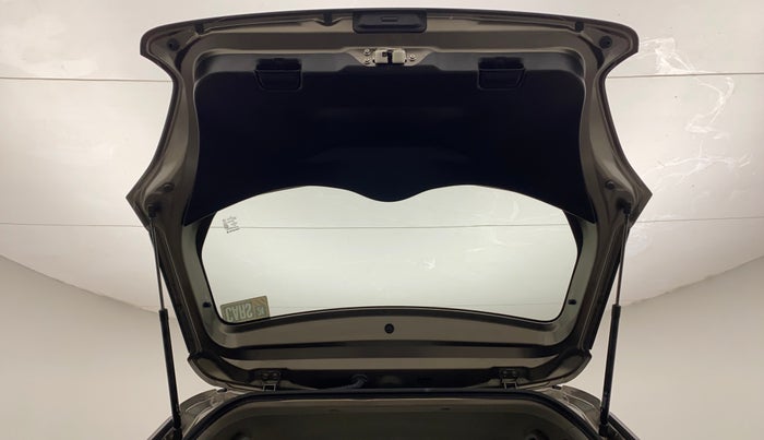 2022 Maruti Swift VXI, Petrol, Manual, 31,947 km, Boot Door Open