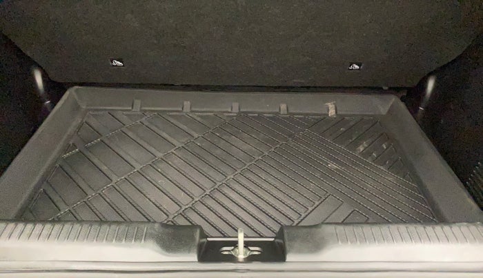 2022 Maruti Swift VXI, Petrol, Manual, 31,947 km, Boot Inside