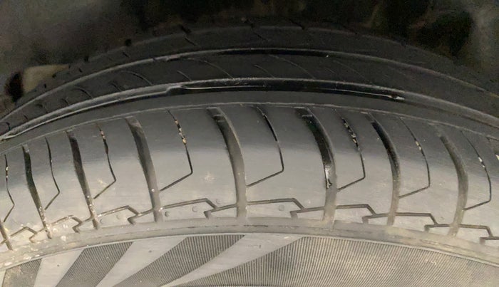 2022 Maruti Swift VXI, Petrol, Manual, 31,947 km, Left Rear Tyre Tread