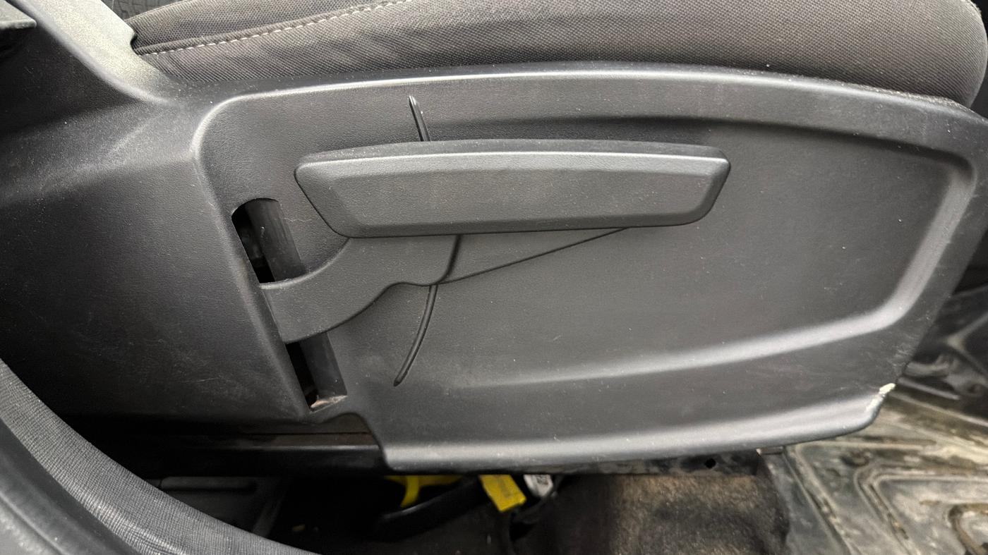 2023 Tata PUNCH ACCOMPLISHED DAZZLE SUNROOF CNG MT, CNG, Manual, 56,886 km, Driver Side Adjustment Panel