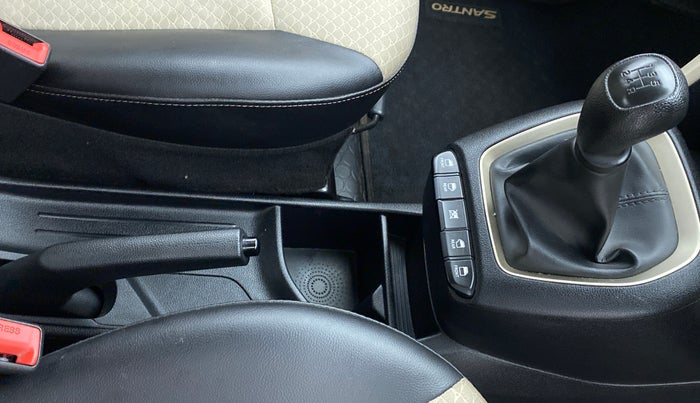 2018 Hyundai NEW SANTRO ASTA 1.1 MT, Petrol, Manual, 28,045 km, Gear Lever