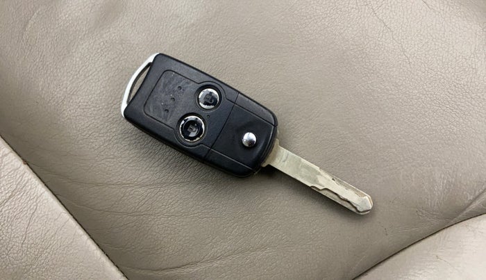 2014 Honda CRV 2.0L I-VTEC 2WD AT, Petrol, Automatic, 1,49,307 km, Key Close Up