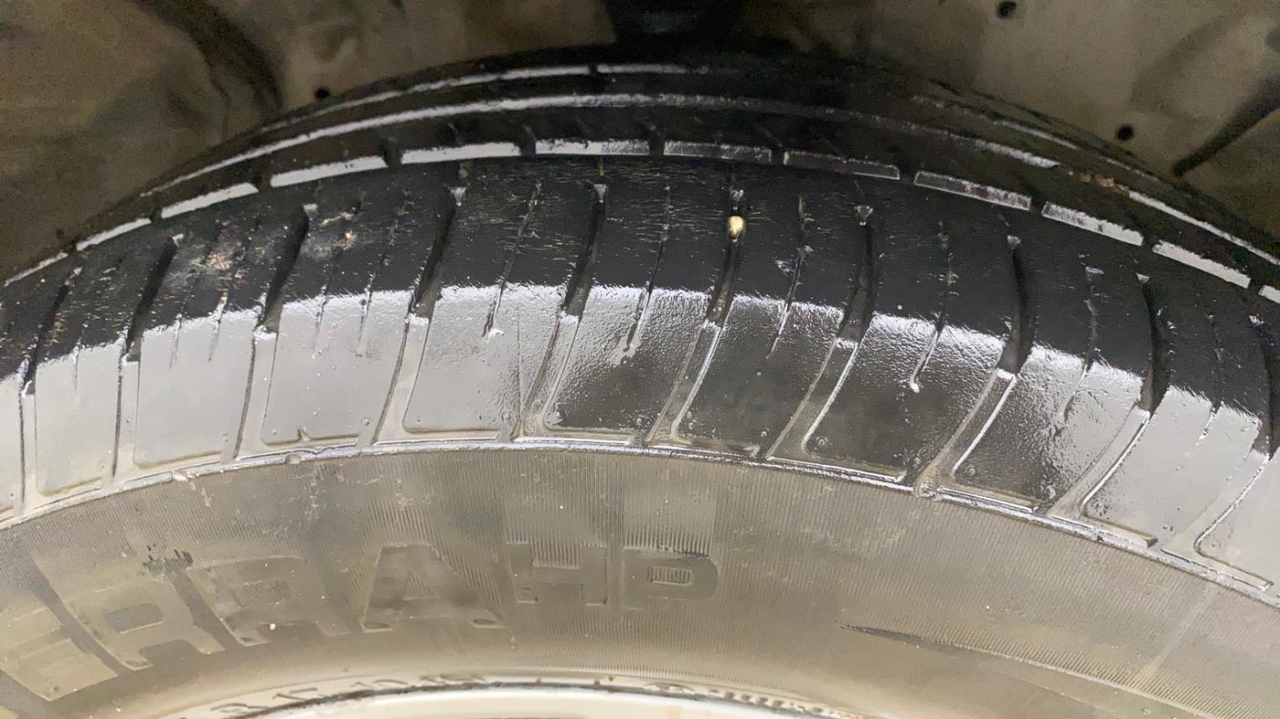 2014 Honda CRV 2.0L I-VTEC 2WD AT, Petrol, Automatic, 1,49,404 km, Right Front Tyre Tread