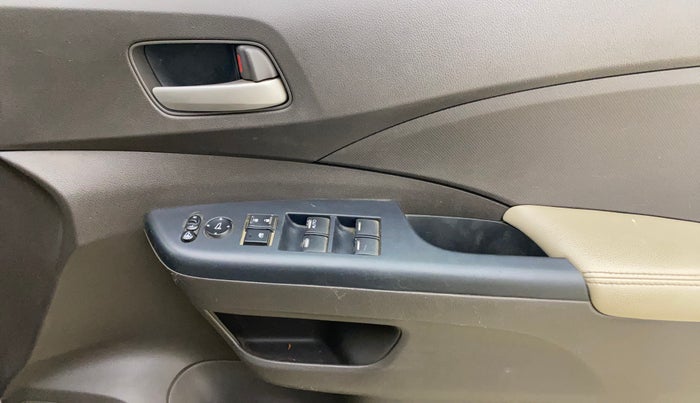 2014 Honda CRV 2.0L I-VTEC 2WD AT, Petrol, Automatic, 1,49,307 km, Driver Side Door Panels Control