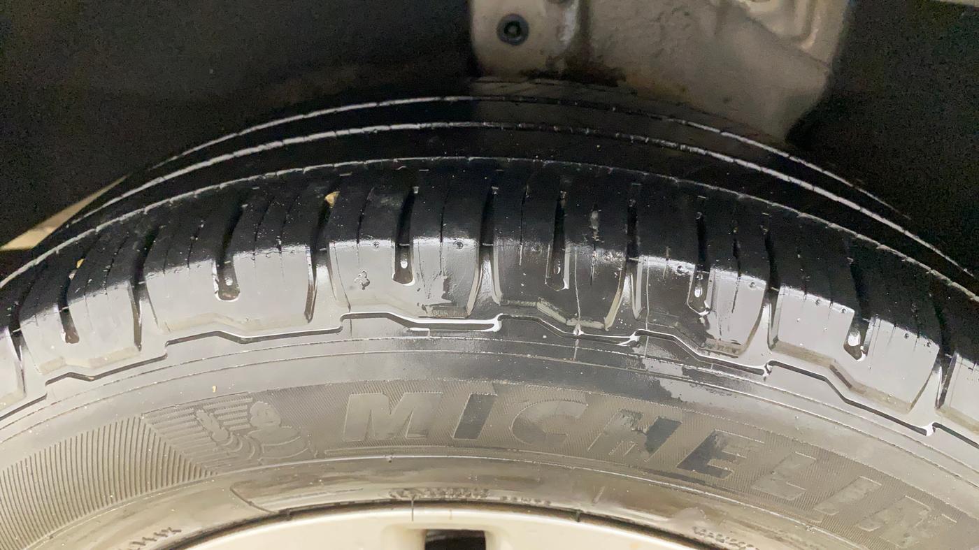 2014 Honda CRV 2.0L I-VTEC 2WD AT, Petrol, Automatic, 1,49,404 km, Right Rear Tyre Tread