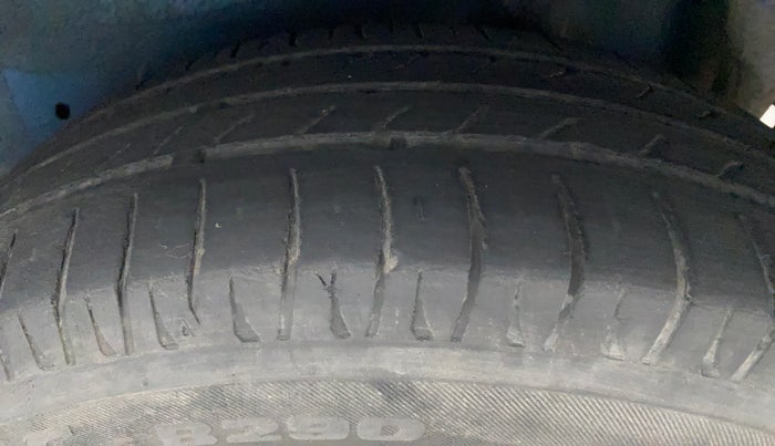 2014 Maruti Celerio VXI, Petrol, Manual, 74,836 km, Left Rear Tyre Tread