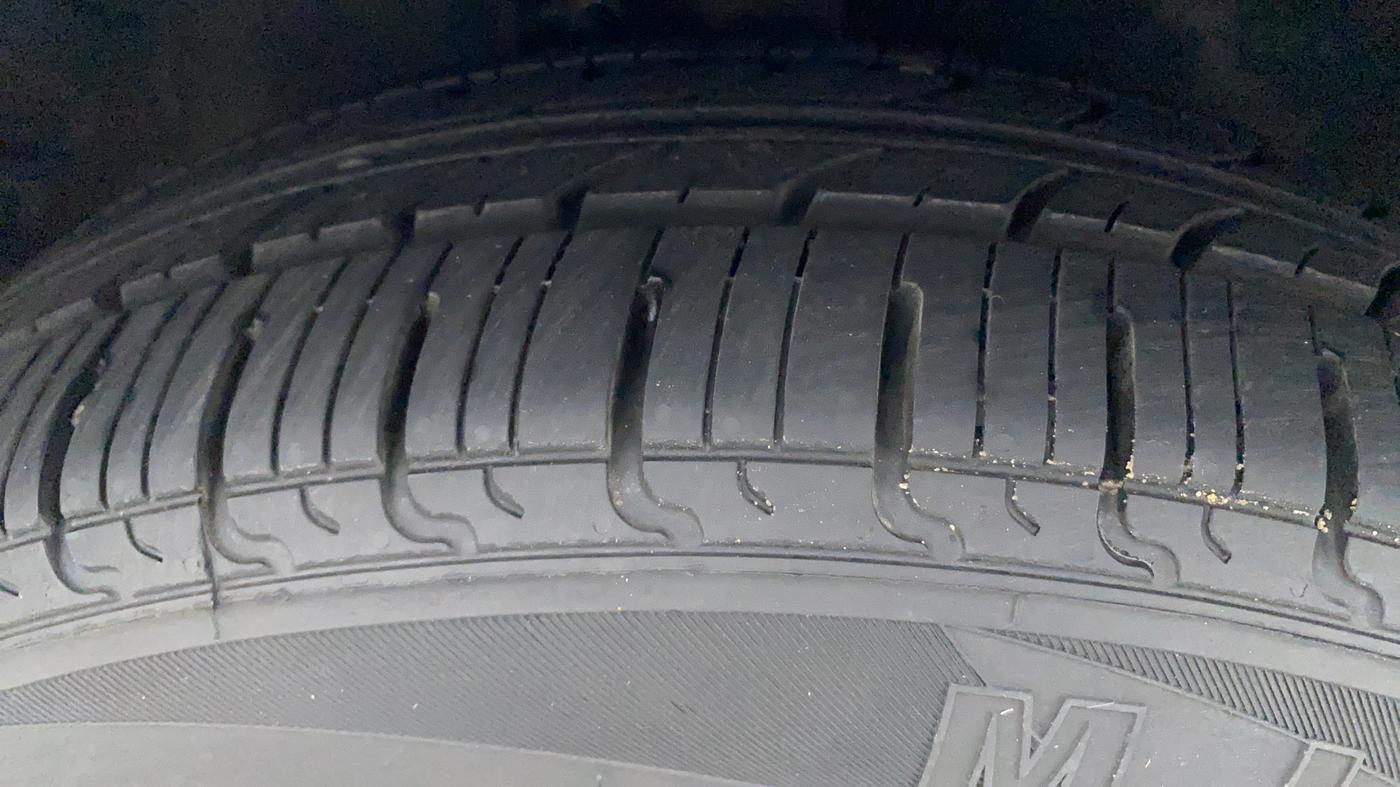 2014 Maruti Celerio VXI, Petrol, Manual, 74,836 km, Right Front Tyre Tread