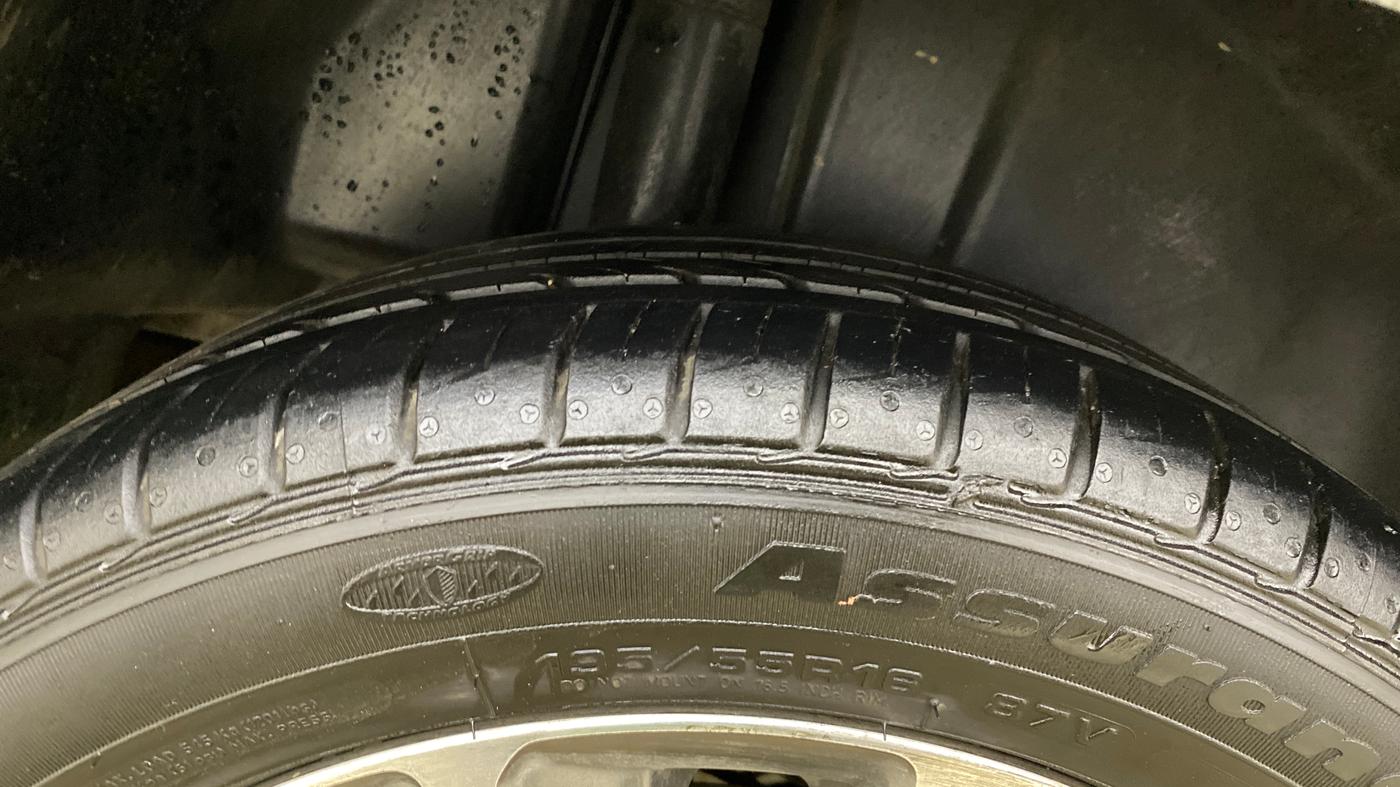 2019 Maruti Ciaz ALPHA  AT 1.5 SHVS PETROL, Petrol, Automatic, 36,500 km, Right Rear Tyre Tread
