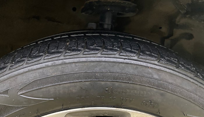 2019 Maruti Ciaz ALPHA  AT 1.5 SHVS PETROL, Petrol, Automatic, 36,583 km, Right Front Tyre Tread