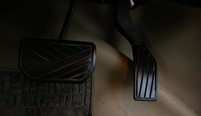 2019 Maruti Ciaz ALPHA  AT 1.5 SHVS PETROL, Petrol, Automatic, 36,583 km, Pedals