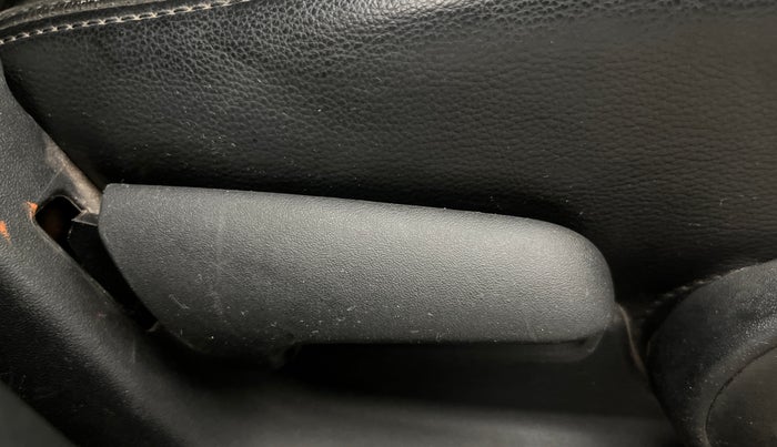 2015 Maruti Ciaz ZXI+ RS, Petrol, Manual, 89,704 km, Driver Side Adjustment Panel