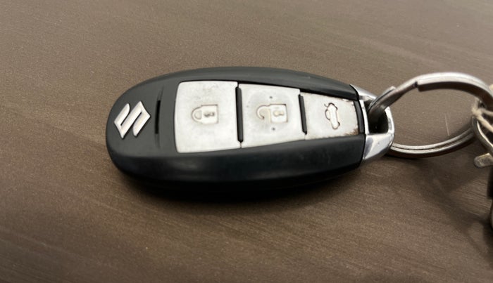 2015 Maruti Ciaz ZXI+ RS, Petrol, Manual, 89,704 km, Key Close Up