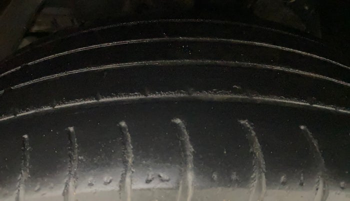 2015 Mahindra XUV500 W10, Diesel, Manual, 50,127 km, Left Front Tyre Tread