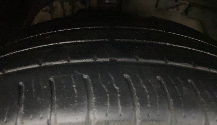 2015 Mahindra XUV500 W10, Diesel, Manual, 50,127 km, Right Front Tyre Tread