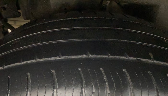 2015 Mahindra XUV500 W10, Diesel, Manual, 50,127 km, Right Rear Tyre Tread