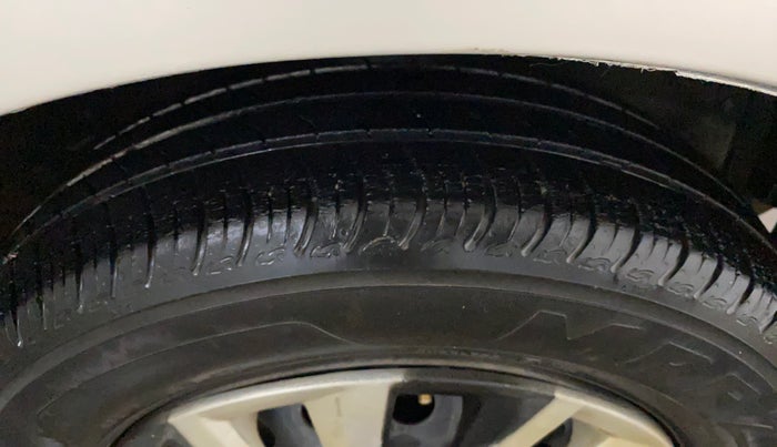 2014 Maruti Wagon R 1.0 VXI, Petrol, Manual, 67,393 km, Right Front Tyre Tread