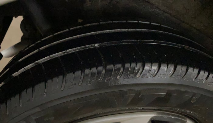 2014 Maruti Wagon R 1.0 VXI, Petrol, Manual, 67,393 km, Right Rear Tyre Tread