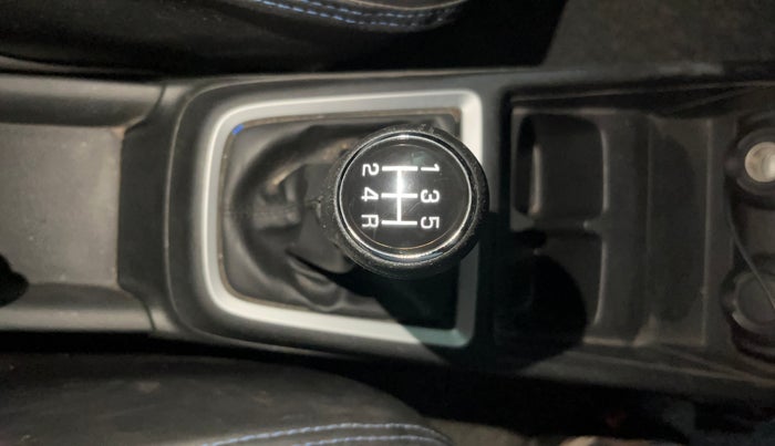 2023 Maruti Swift LXI, Petrol, Manual, 36,282 km, Gear Lever