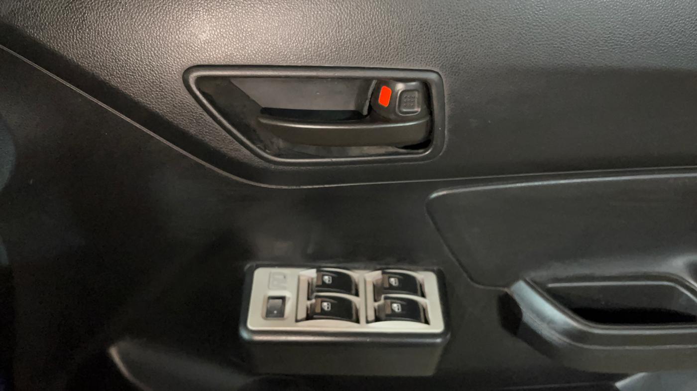 2023 Maruti Swift LXI, Petrol, Manual, 36,556 km, Driver Side Door Panels Control