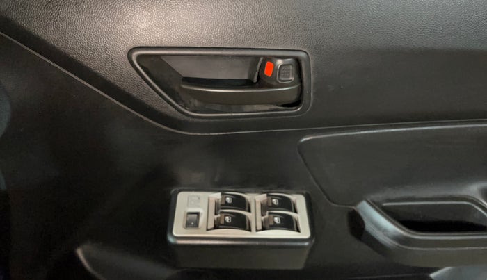 2023 Maruti Swift LXI, Petrol, Manual, 36,282 km, Driver Side Door Panels Control