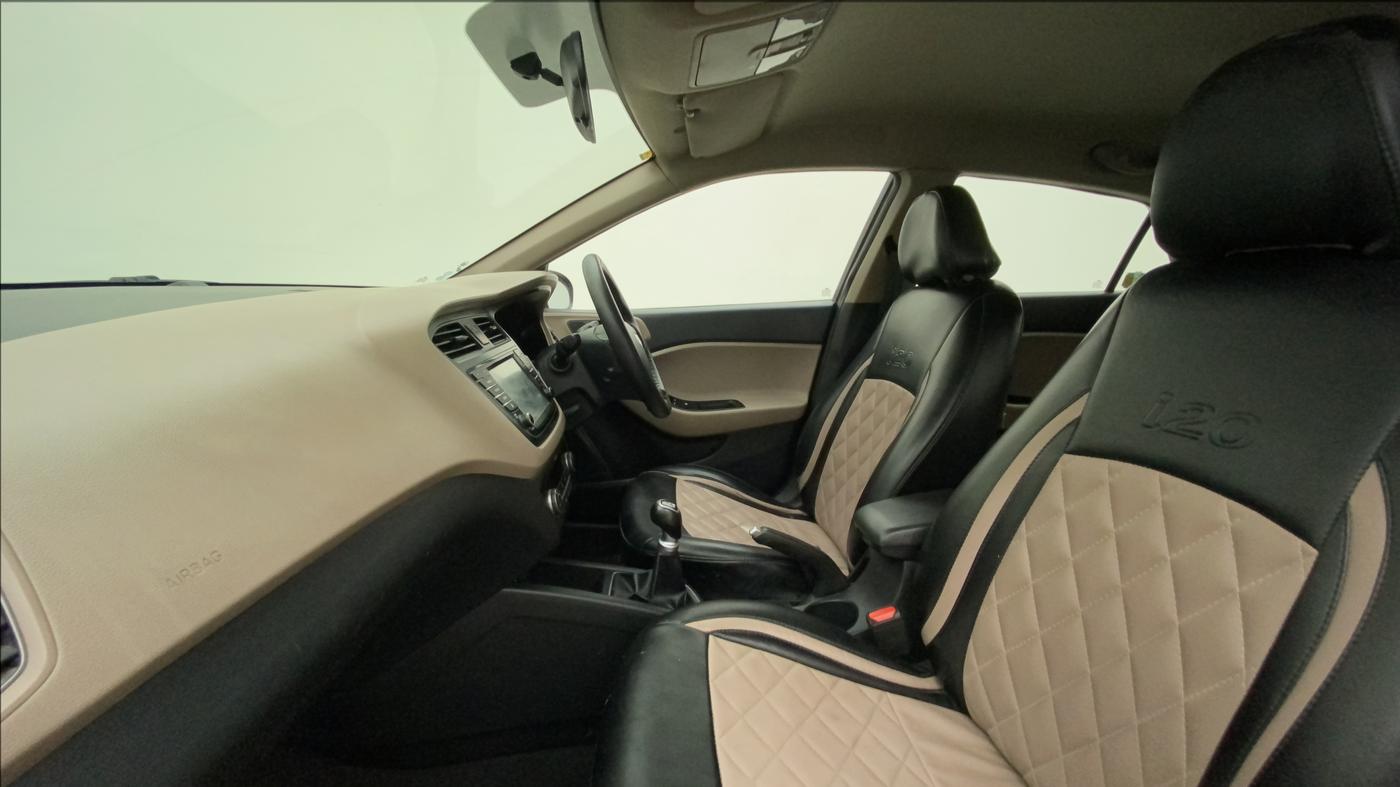 2015 Hyundai Elite i20 ASTA 1.2 (O), Petrol, Manual, 64,550 km, Right Side Front Door Cabin
