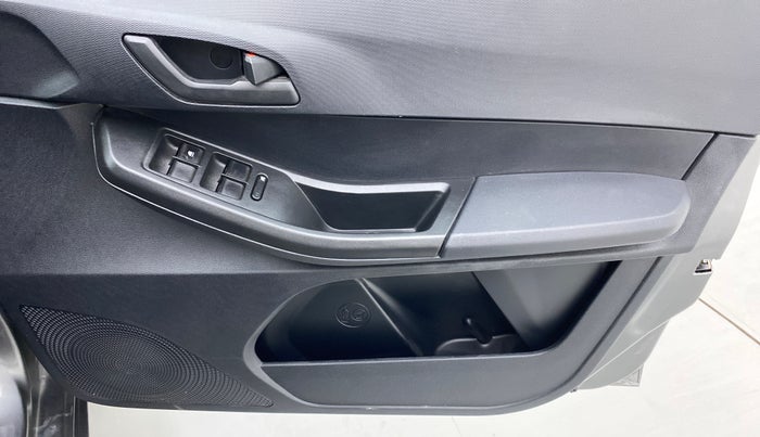 2023 Tata TIAGO NRG XZ AMT, Petrol, Automatic, 3,785 km, Driver Side Door Panels Control