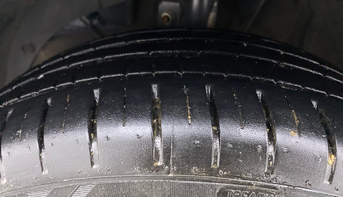 2021 Maruti Baleno ALPHA CVT PETROL 1.2, Petrol, Automatic, 7,596 km, Left Front Tyre Tread