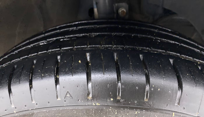 2021 Maruti Baleno ALPHA CVT PETROL 1.2, Petrol, Automatic, 7,596 km, Right Front Tyre Tread