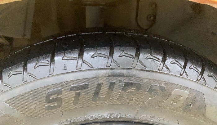 2016 Tata Tiago XT PETROL, CNG, Manual, 1,15,645 km, Right Rear Tyre Tread