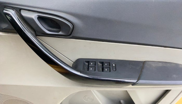 2016 Tata Tiago XT PETROL, CNG, Manual, 1,15,645 km, Driver Side Door Panels Control