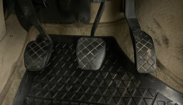 2014 Volkswagen Vento HIGHLINE PETROL, Petrol, Manual, 62,625 km, Pedals