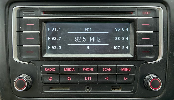 2014 Volkswagen Vento HIGHLINE PETROL, Petrol, Manual, 62,625 km, Infotainment System