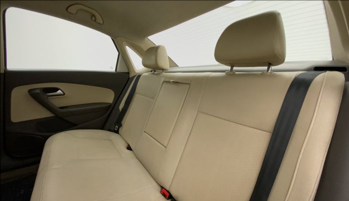 2014 Volkswagen Vento HIGHLINE PETROL, Petrol, Manual, 62,625 km, Right Side Rear Door Cabin