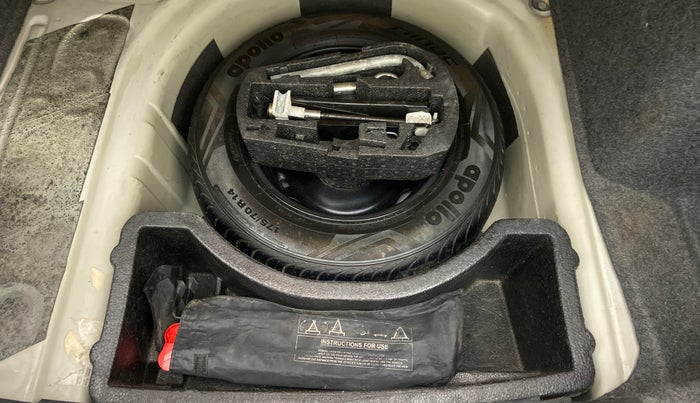 2014 Volkswagen Vento HIGHLINE PETROL, Petrol, Manual, 62,625 km, Spare Tyre