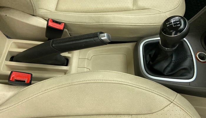 2014 Volkswagen Vento HIGHLINE PETROL, Petrol, Manual, 62,625 km, Gear Lever