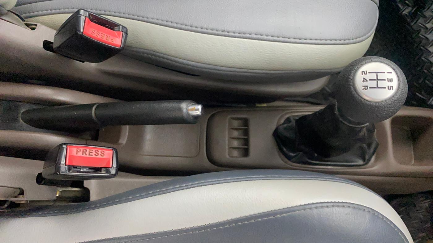2013 Maruti Zen Estilo VXI, Petrol, Manual, 47,074 km, Gear Lever