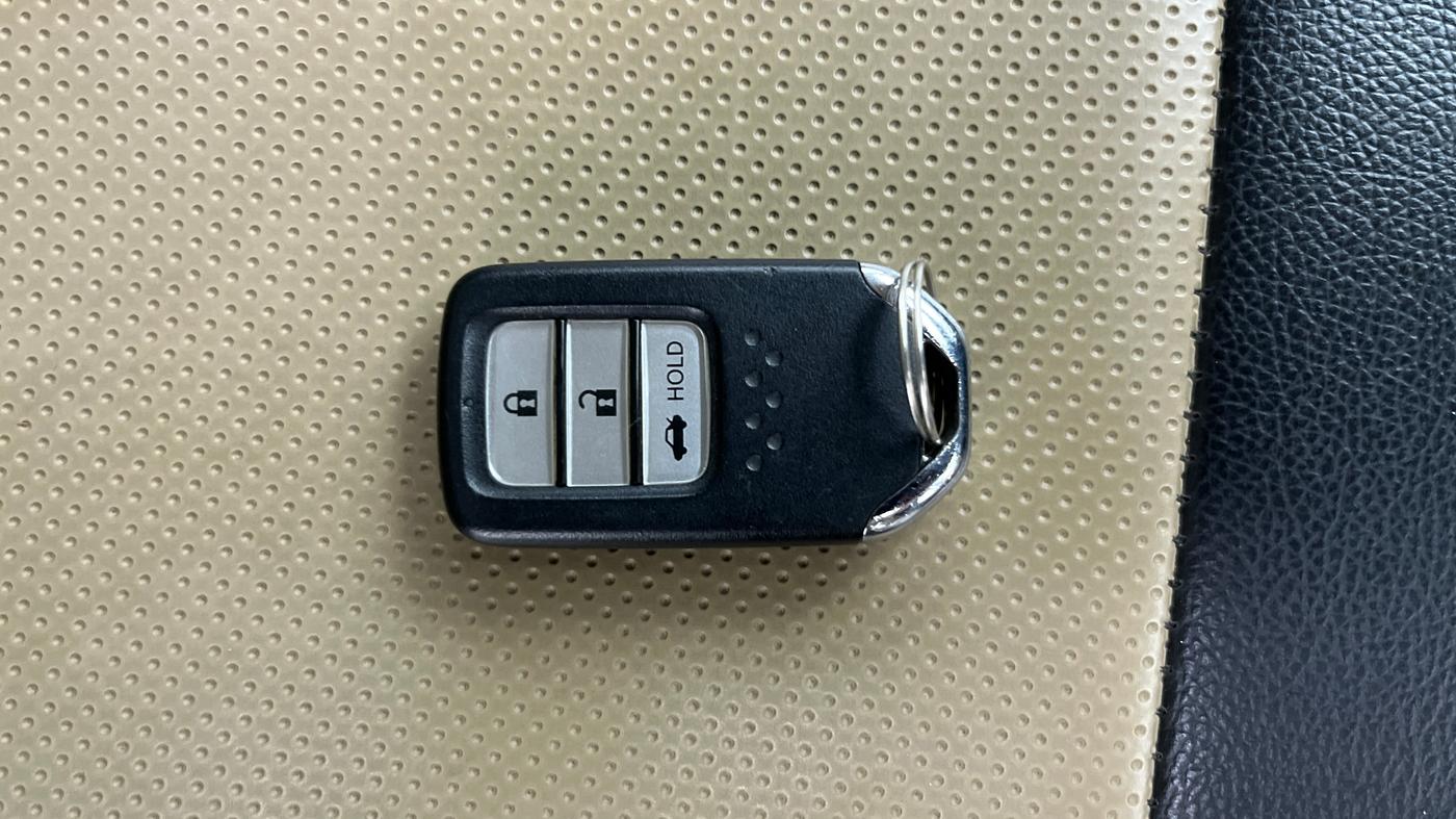 2019 Honda Amaze 1.2L I-VTEC VX CVT, Petrol, Automatic, 21,954 km, Key Close Up