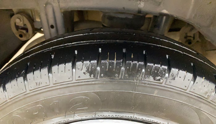 2017 Maruti Alto 800 LXI, CNG, Manual, 86,979 km, Right Rear Tyre Tread