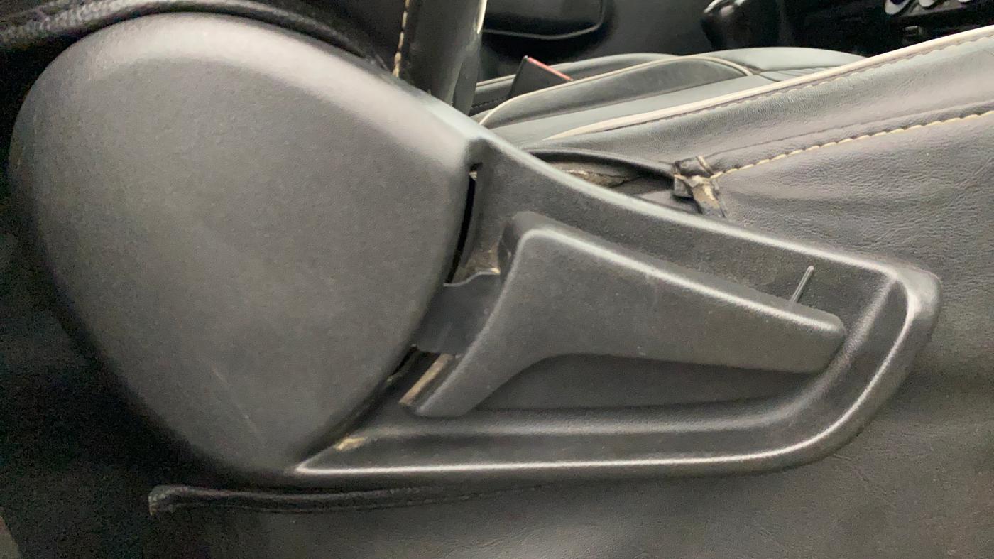 2019 Maruti S PRESSO VXI, Petrol, Manual, 28,165 km, Driver Side Adjustment Panel
