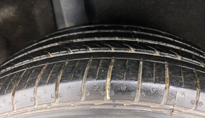 2018 Maruti Baleno ZETA CVT PETROL 1.2, Petrol, Automatic, 83,843 km, Right Rear Tyre Tread