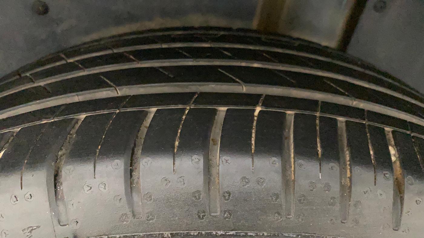2022 MG HECTOR PLUS SHARP 1.5 PETROL TURBO CVT 6-STR, Petrol, Automatic, 11,542 km, Left Rear Tyre Tread