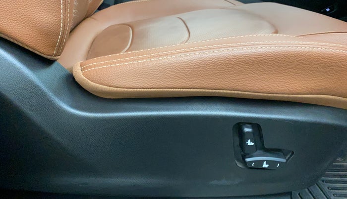 2022 MG HECTOR PLUS SHARP 1.5 PETROL TURBO CVT 6-STR, Petrol, Automatic, 11,542 km, Driver Side Adjustment Panel