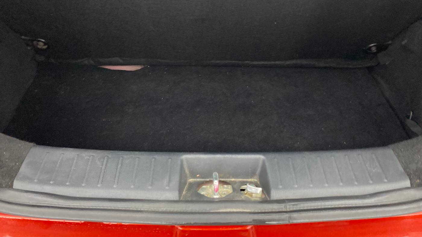 2018 Mahindra KUV 100 NXT K6+ P 6 STR, Petrol, Manual, 39,704 km, Boot Inside