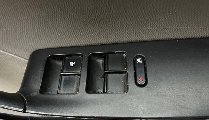 2018 Tata Tiago XZA PETROL, Petrol, Automatic, 48,566 km, Driver Side Door Panels Control